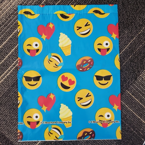 100 10x12 assorted designer polymailers - Picture 4 of 6